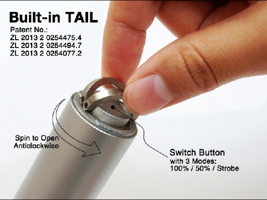 Torcia elettrica personalizzabile bollata del LED Keychain 140 lumi con la batteria 3AAA