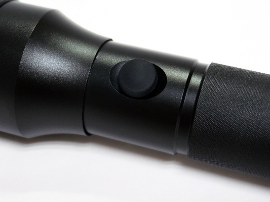 Resistenza all'acqua della torcia elettrica IPX7 della tasca di IPX7 LED Edc con 3 * batterie di D