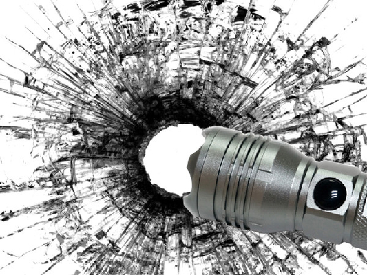 Radio che fa pagare una torcia elettrica ricaricabile da 12 volt, torcia principale ricaricabile