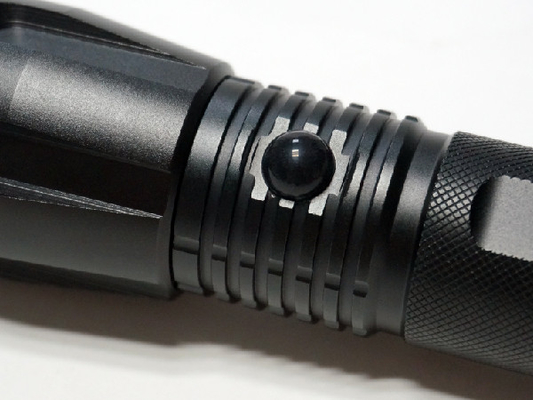 Impiegati principali resistenti di colore della torcia elettrica 6400K del Cree T6 da 500 lumi per cercare