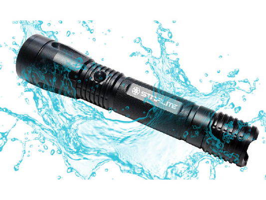 Alto potere di campeggio tattico della torcia elettrica del CREE LED con 6 * batteria a secco del AAA
