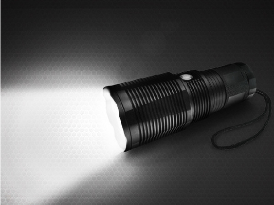 L'anti rotolamento 3000 lumi ha condotto la torcia elettrica, torcia elettrica ricaricabile della tasca 10000mAh