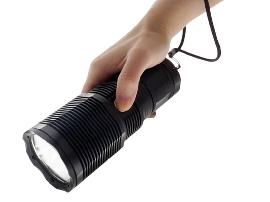 Una torcia principale più luminosa di 4 x 18650 treppiedi, torcia elettrica principale tattica ricaricabile