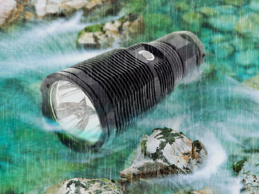 Materiale ricaricabile della lega di alluminio della lampadina della torcia elettrica XHP 50 dello ione LED di Li del dissipatore di calore