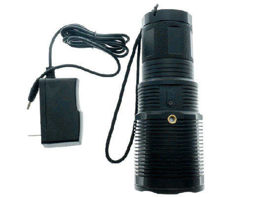 Una torcia elettrica all'aperto IPX7 da 3000 lumi LED impermeabilizza 6400K con la cinghia della mano