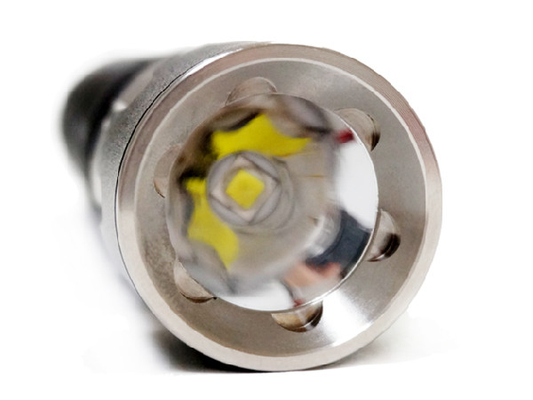 Tipo piano resistenza all'urto della lente della torcia elettrica del pompiere LED di alta luminosità di 1m