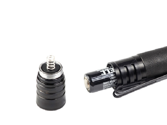 Distanza impermeabile del fascio di alta luminosità 46m di colore della torcia elettrica nera del Aaa Keychain