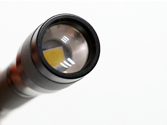 Adatti la torcia elettrica 35lm IP44 di abitudine il LED Keychain che valuta 0.6W uscita massima