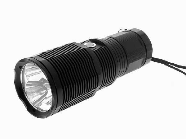 Alto XHP50x3 luminoso estremo LED 6000 lumi di 4x18650 8800mAh di torcia elettrica ricaricabile di resistenza all'acqua IP67 LED